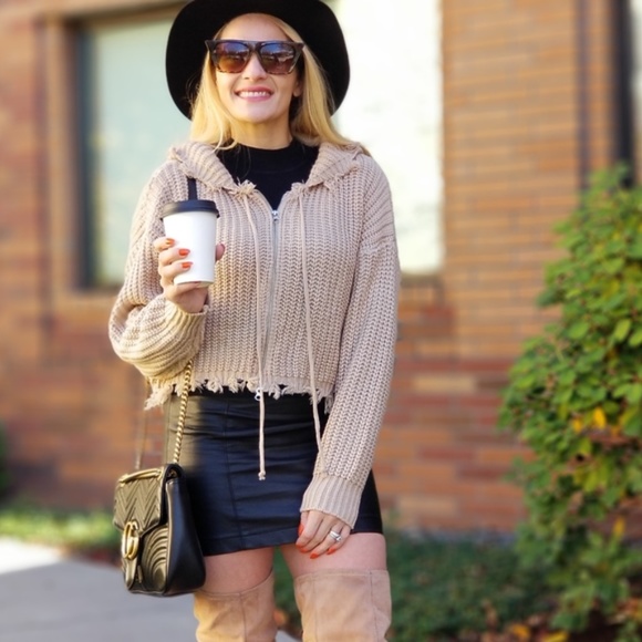 Chunky Knit Hoodie Sweater - Picture 3 of 4